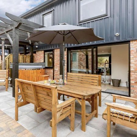 Fawn Cottage Disabled Adapted 3 Bedroom Hot Tub Coughton エクステリア 写真